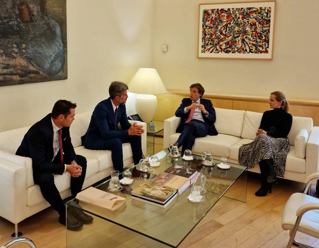 Ulpiano Suarez fue recibido por el Alcalde de Madrid, para fortalecer lazos entre ambas ciudades