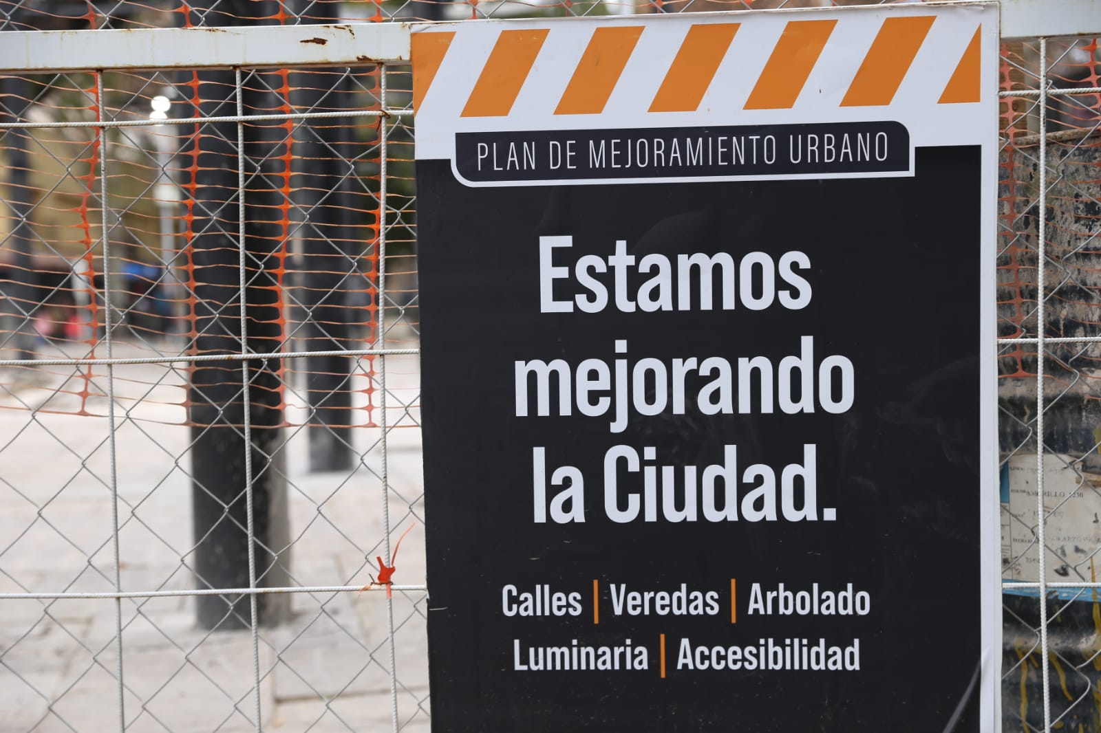 Portal Alameda recorrido de obras intendente Ciudad Mendoza cartel