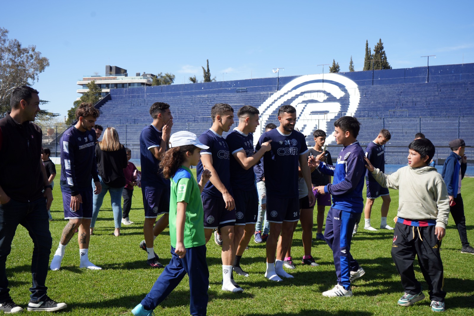 Práctica de Independiente Rivadavia escuela deportiva Ciudad 9