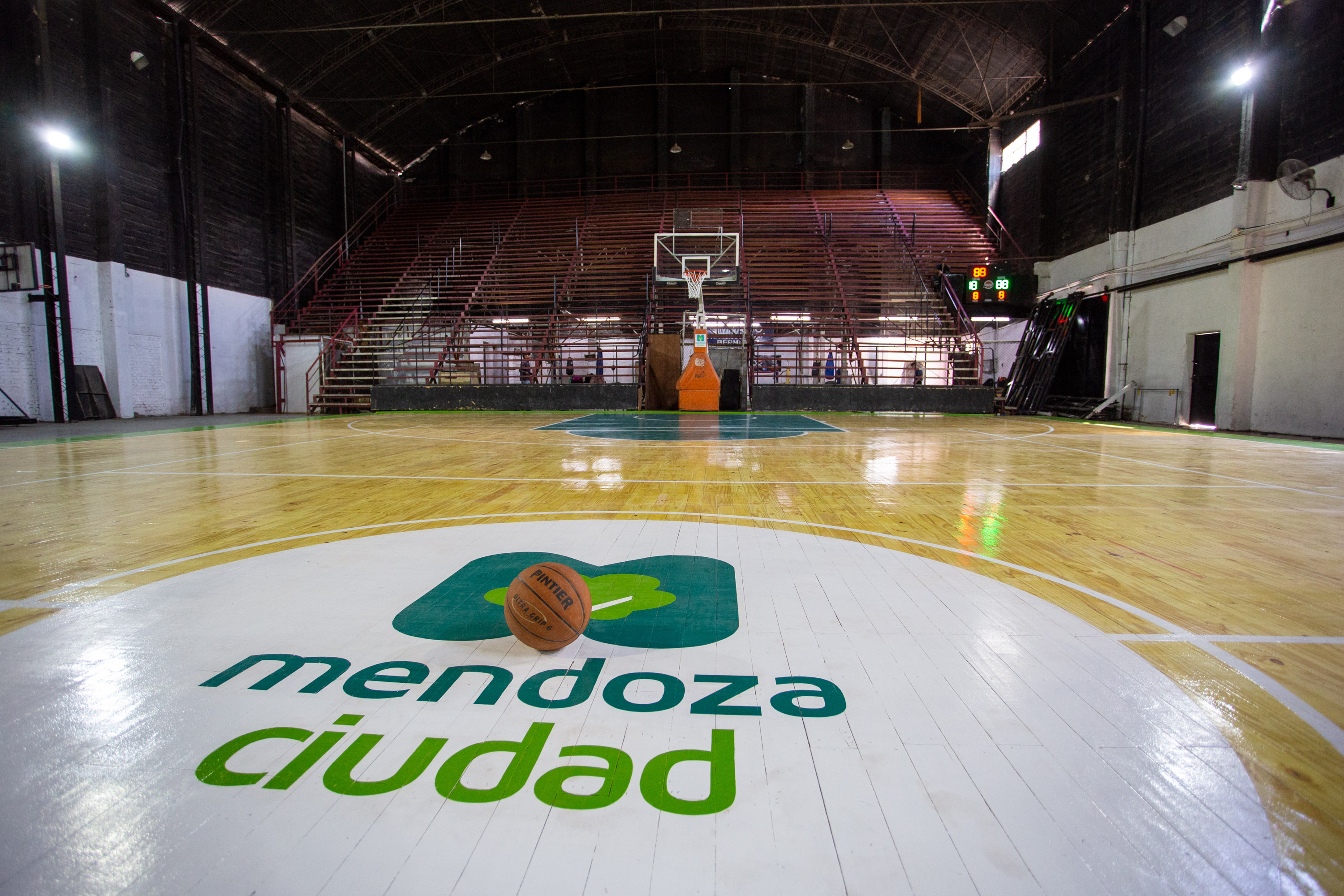 Nueva cancha de básquet Ciudad Mendoza